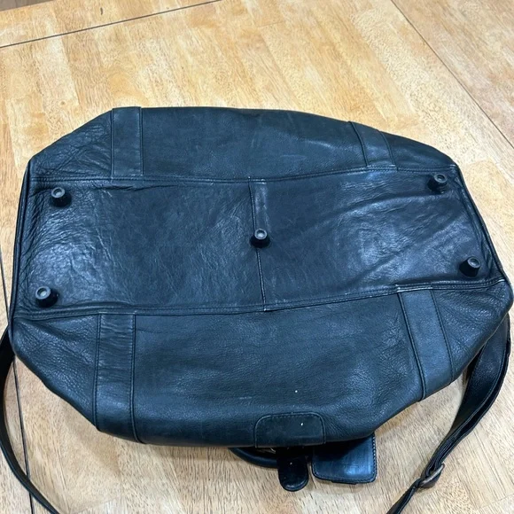 Vintage Black Leather Weekender Bag - Picture 4 of 5